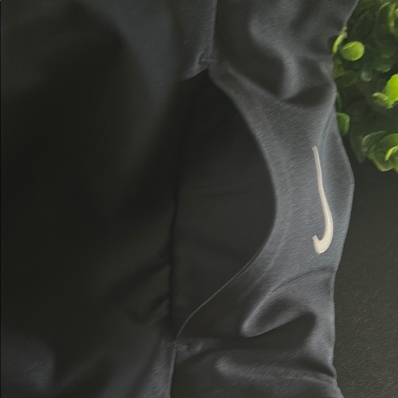 Nike Black and Yellow Dynamic Sports Bra - Picture 4 of 4